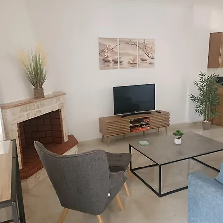 Aura Ionis Spacious House With Amazing Views Divarata