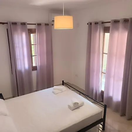 Aura Ionis Spacious House With Amazing Views 別荘 Divarata