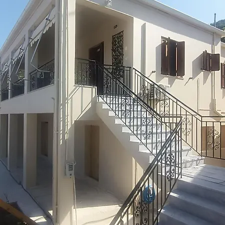 Aura Ionis Spacious House With Amazing Views Divarata